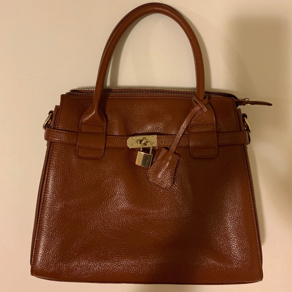 Zenith pebble leather - w/Crossbody strap - NWOT